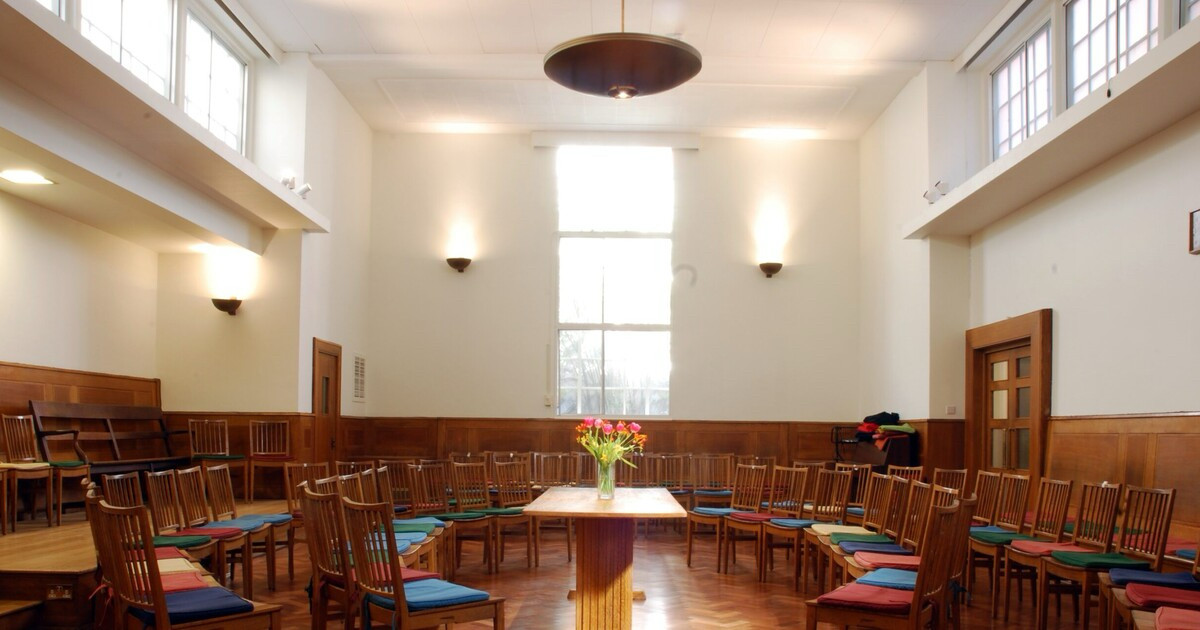 Link Preview: 
Quakers condemn police raid on Westminster Meeting House: Police broke into a Quaker Meeting House last night (27 March) and arrested six young people holding a meeting over concerns for the climate and Gaza.