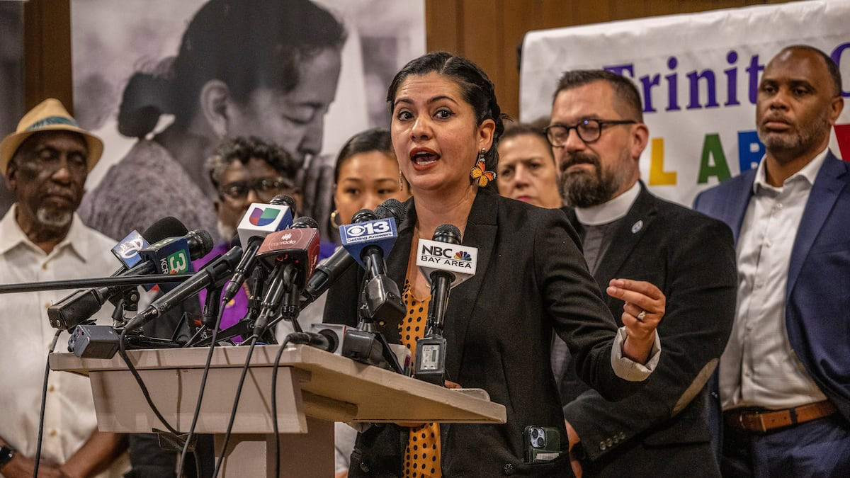 Link Preview:
As DeSantis ships migrants from Texas, GOP legislators beg them to keep working in Florida | Column: In a remarkable video that surfaced Monday, two GOP legislators begged migrant workers in South Florida to ignore the new immigration crackdown law that both of them supported.