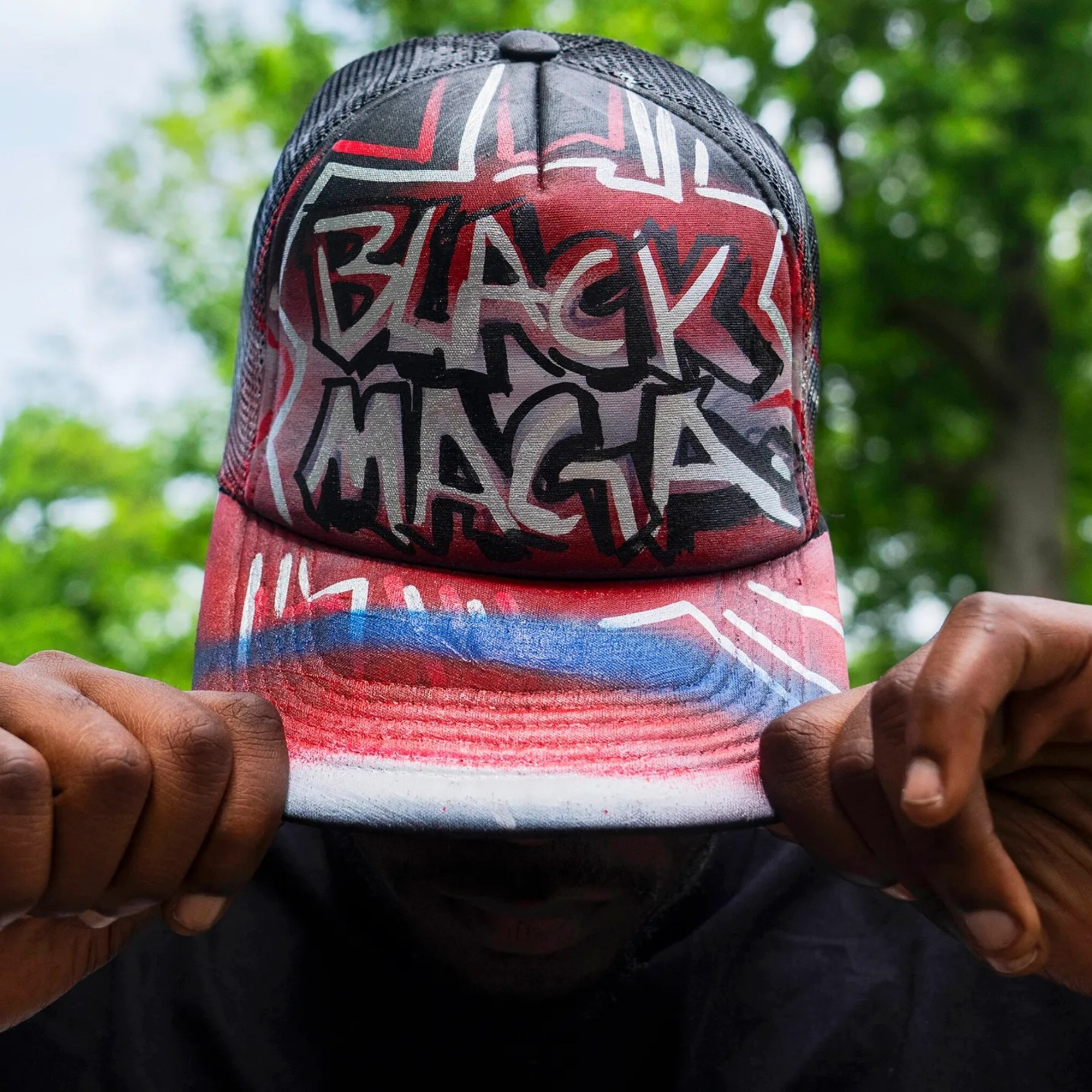 Link Preview: 
The Minority Voters Moving Right (w/ Daniel Martinez HoSang) | Know Your Enemy: Matt and Sam talk with Daniel HoSang about the gains the GOP and Trump are making with racial minorities.