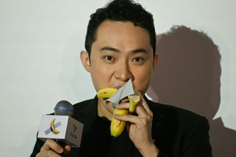 Link Preview:
Crypto boss eats banana art he bought for $6.2 million: Crypto entrepreneur Justin Sun on Friday fulfilled a promise he made after spending $6.2 million on an artwork featuring a banana duct-taped to a wall -- by eating the fruit.On Friday Sun denied that ...