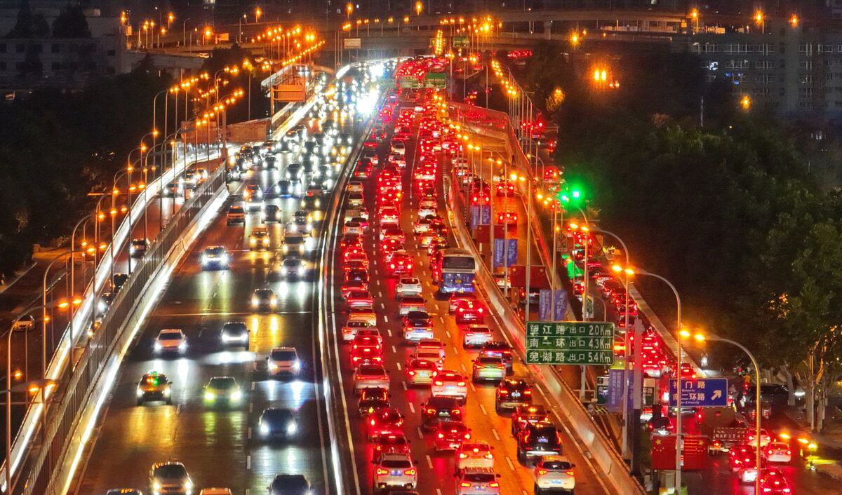 Link Preview: 
VW, BMW and Mercedes Are Getting Left in the Dust by China’s EVs: After falling behind on tech trends, German carmakers are scrambling to recover in their biggest and most lucrative market.