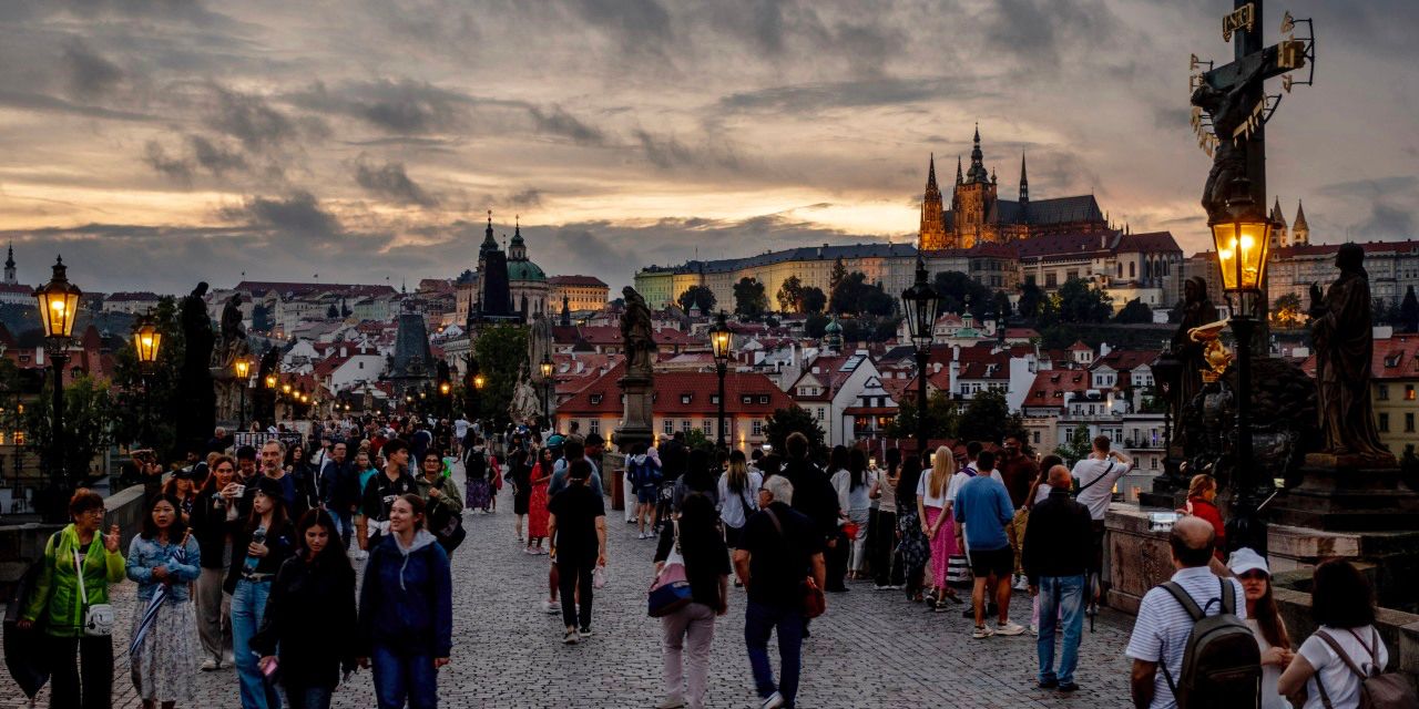 Link Preview:
Americans Are Leaving the U.S. in Record Numbers: More citizens are replanting overseas, drawn by a quality of life made easily affordable by the U.S.’s enviable salaries.